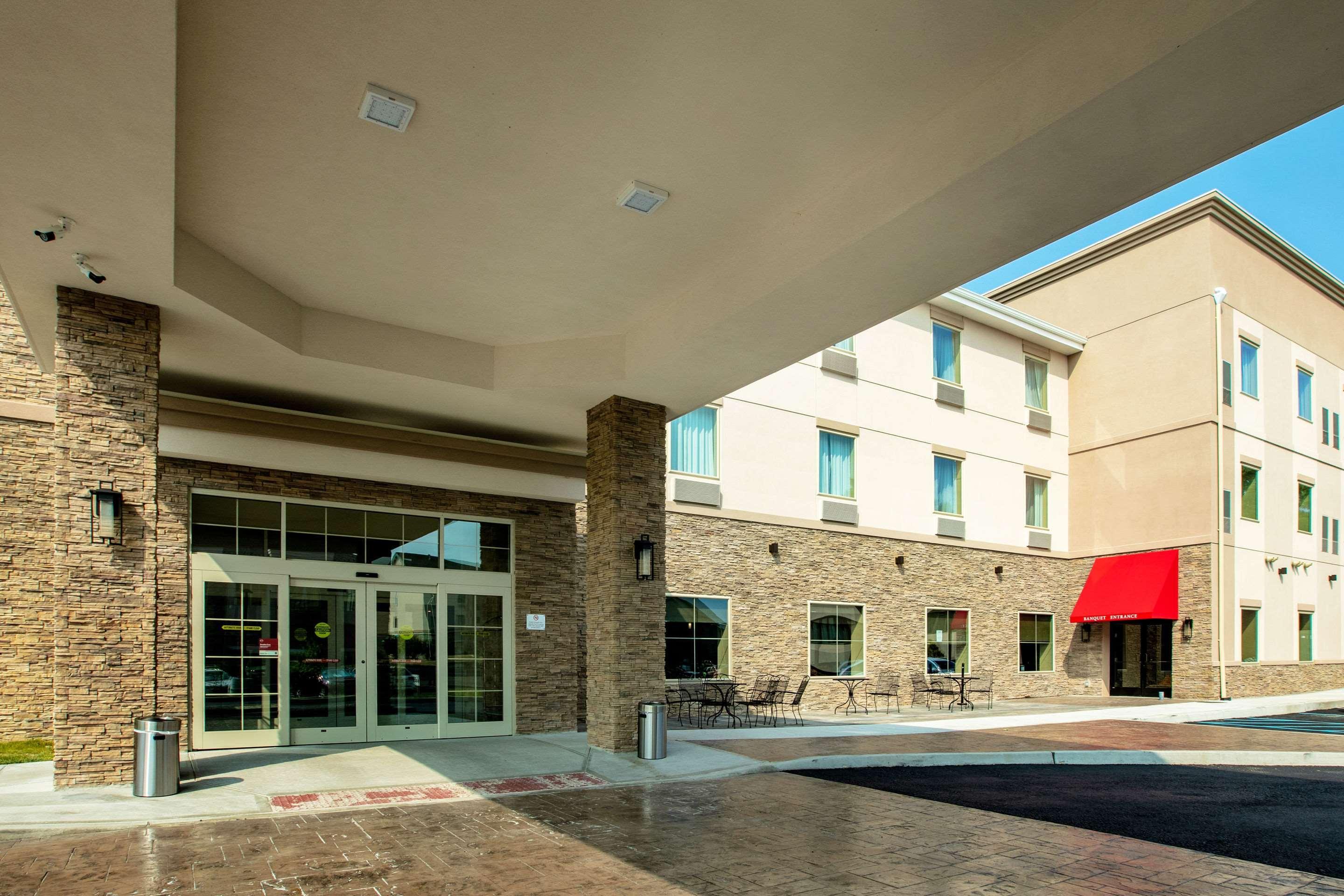 Comfort Suites Fishkill Near Interstate 84 Exterior photo