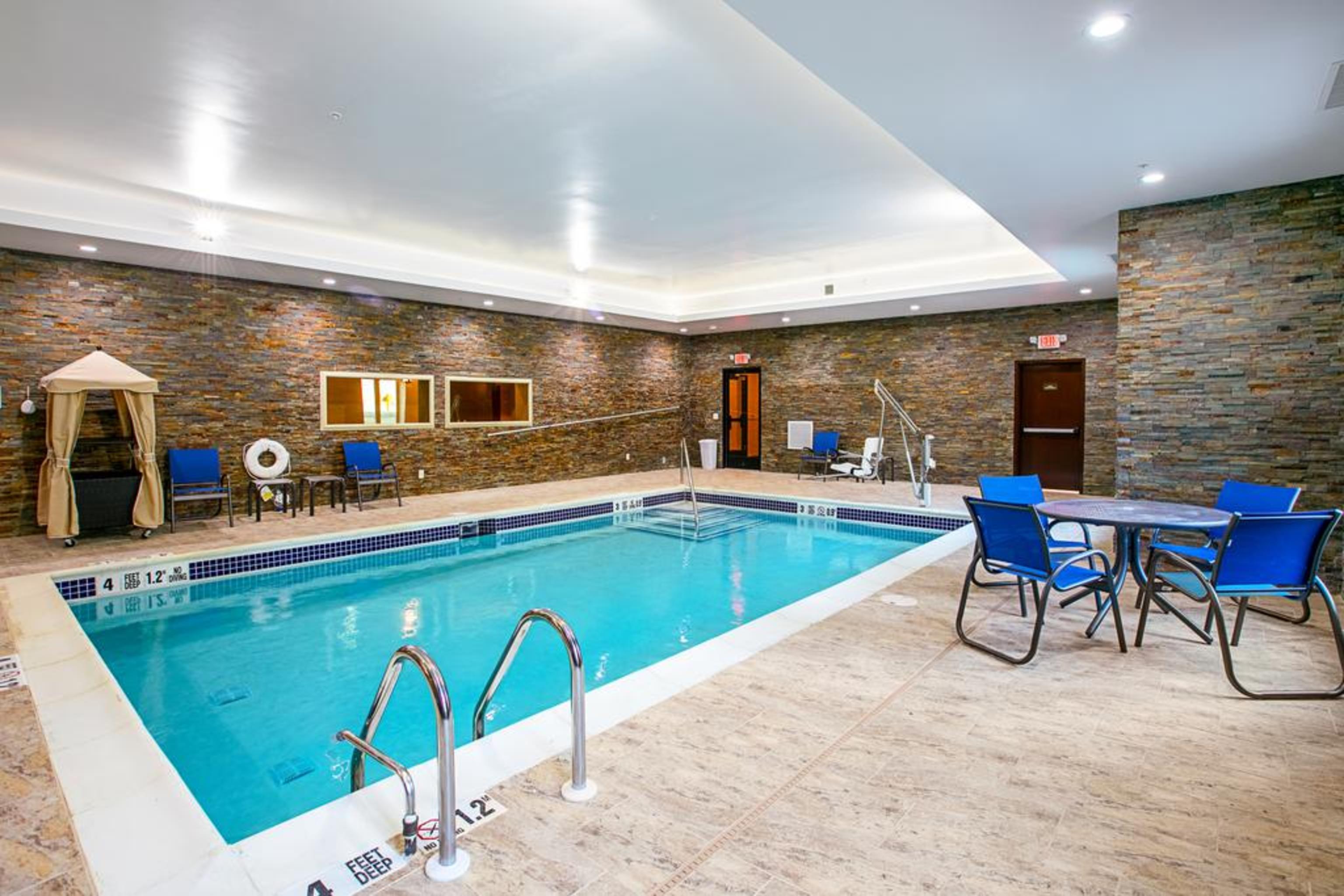 Comfort Suites Fishkill Near Interstate 84 Exterior photo