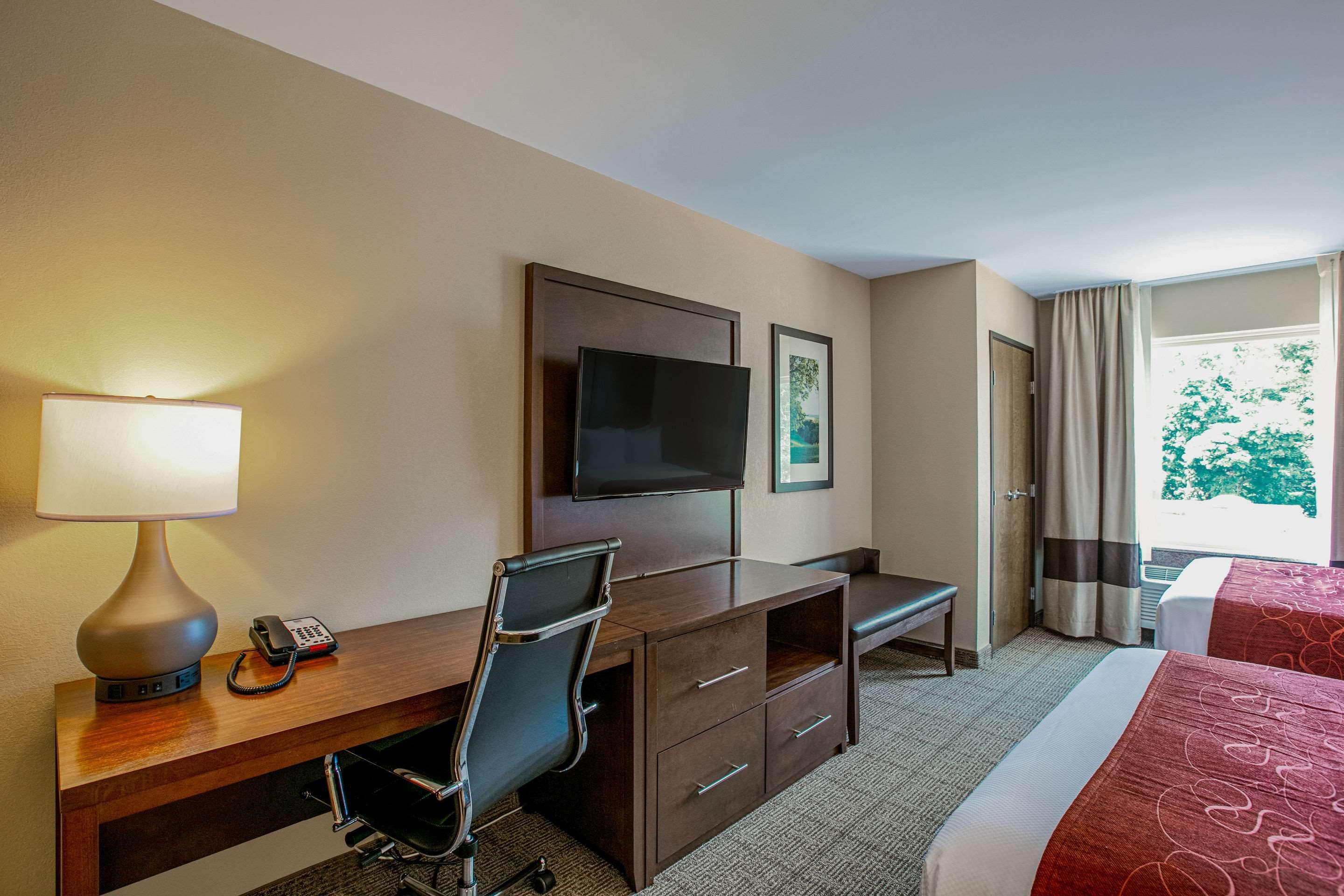 Comfort Suites Fishkill Near Interstate 84 Exterior photo