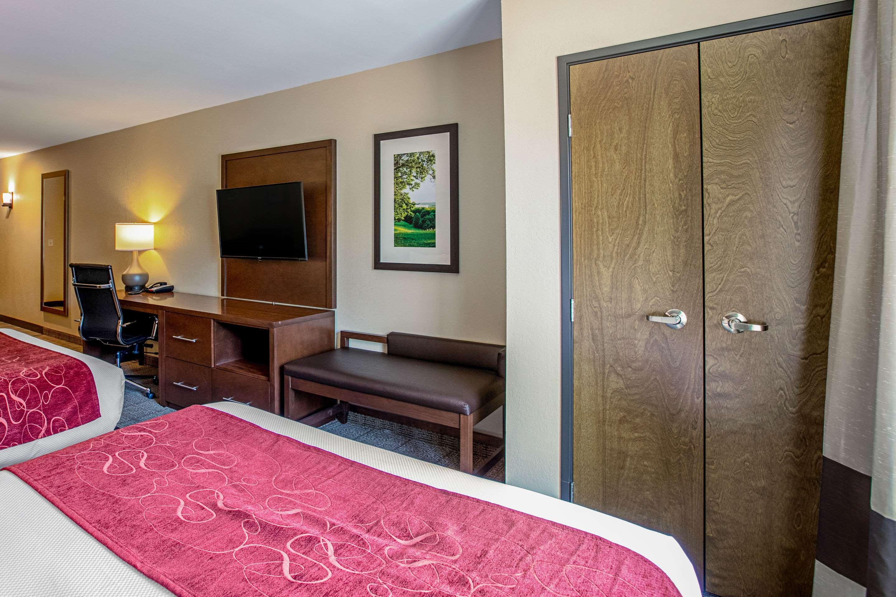 Comfort Suites Fishkill Near Interstate 84 Exterior photo